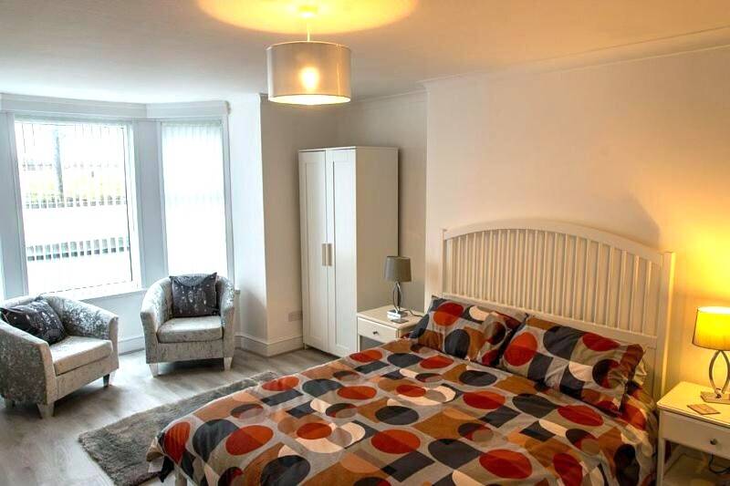 CONWY – FULLY REFURBISHED BED & BREAKFAST LOCATED ON LLANDUDNO’S NORTH SHORE