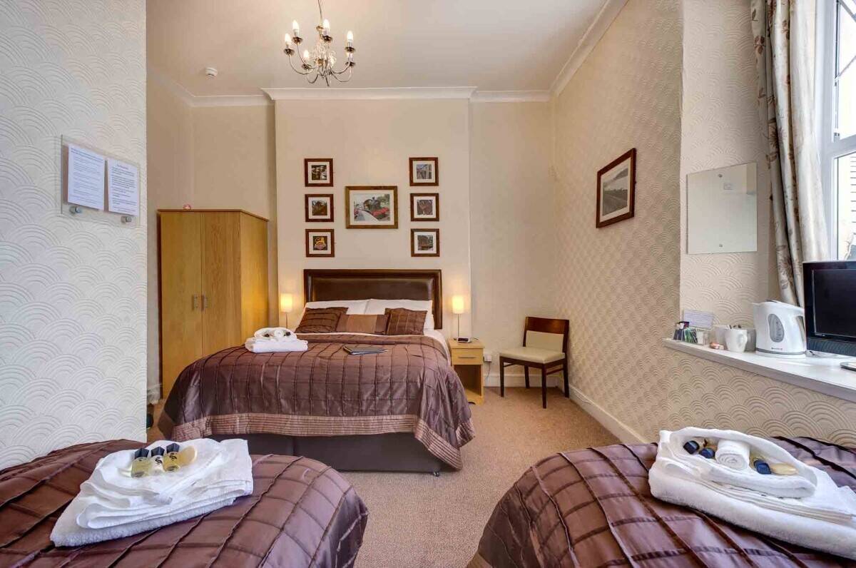 A Small Hotel with one of the best views in Torquay Photo 11