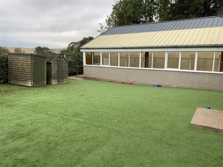 LUXURY BOARDING KENNELS WITH PRIVATE 4 BED PROPERTY IN ABERDEENSHIRE