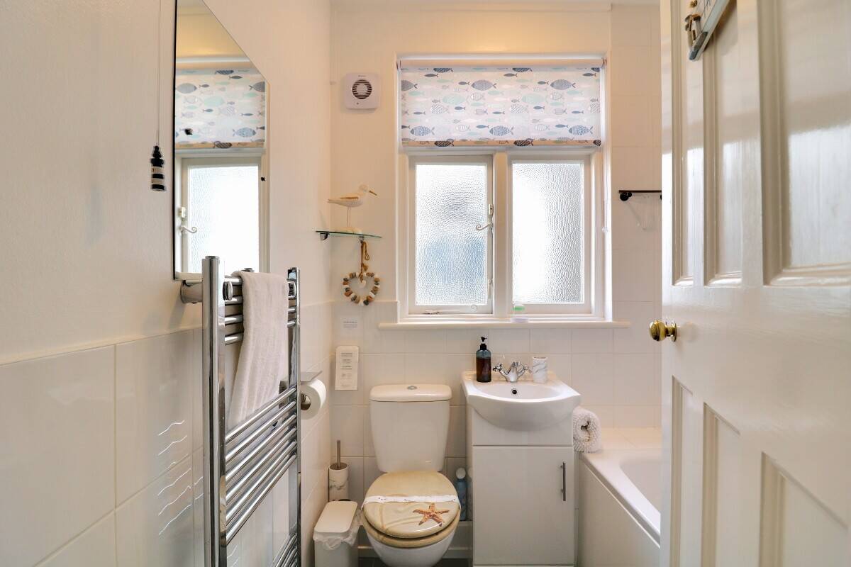 FREEHOLD PRIME HOLIDAY LET INVESTMENT