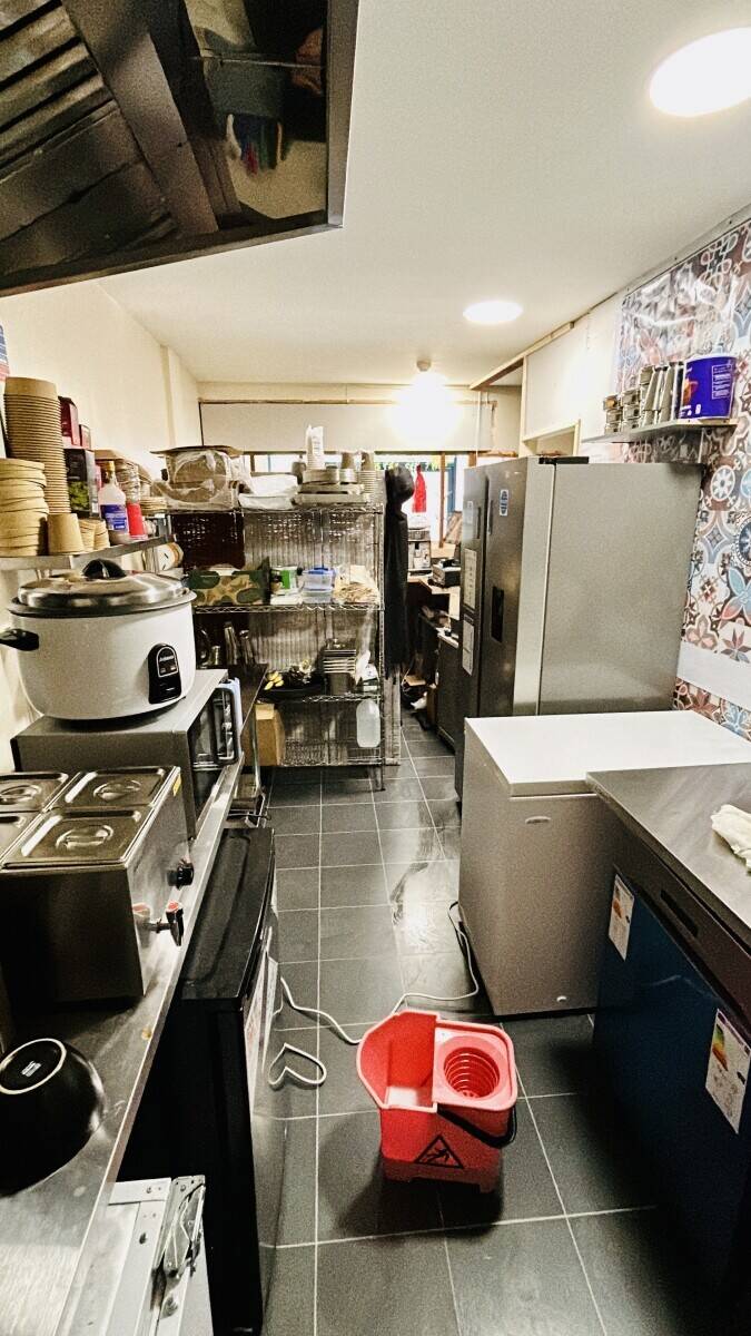 Indian Restaurant/cafe/ takeaway for sale in Doncaster Photo 11