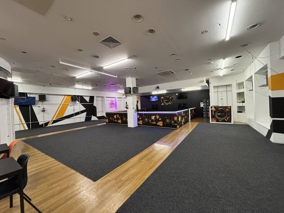 Family entertainment Centre for sale in Enfield Town  Photo 12