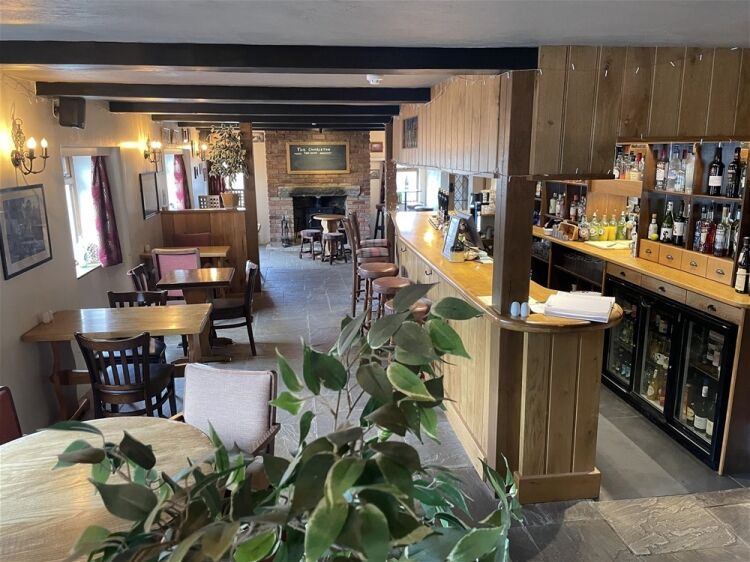 Immaculate Freehouse in South Hams – Recently Renovated For Sale in Kingsbridge Photo 11
