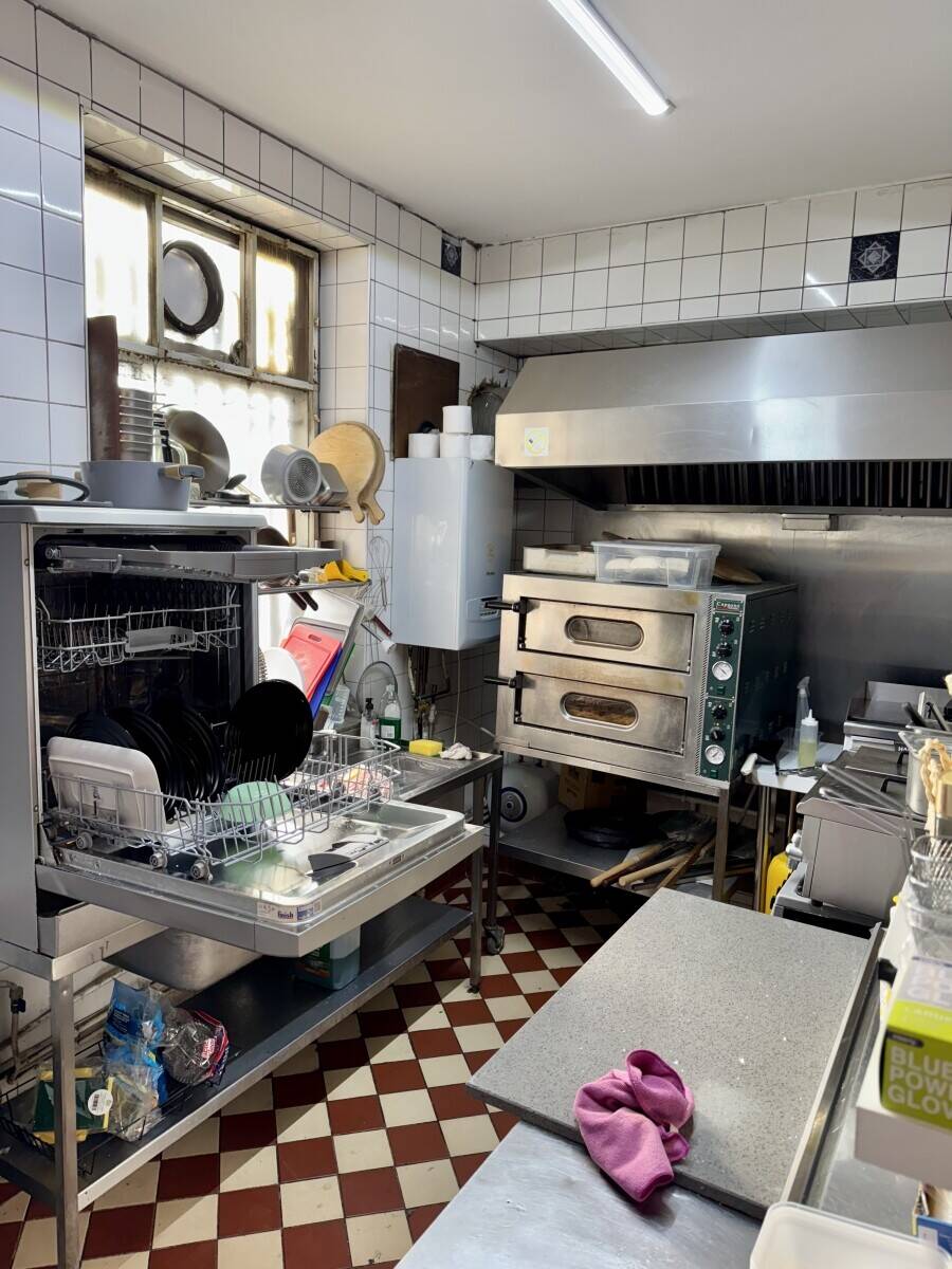 Café/Restaurant Business Photo 11