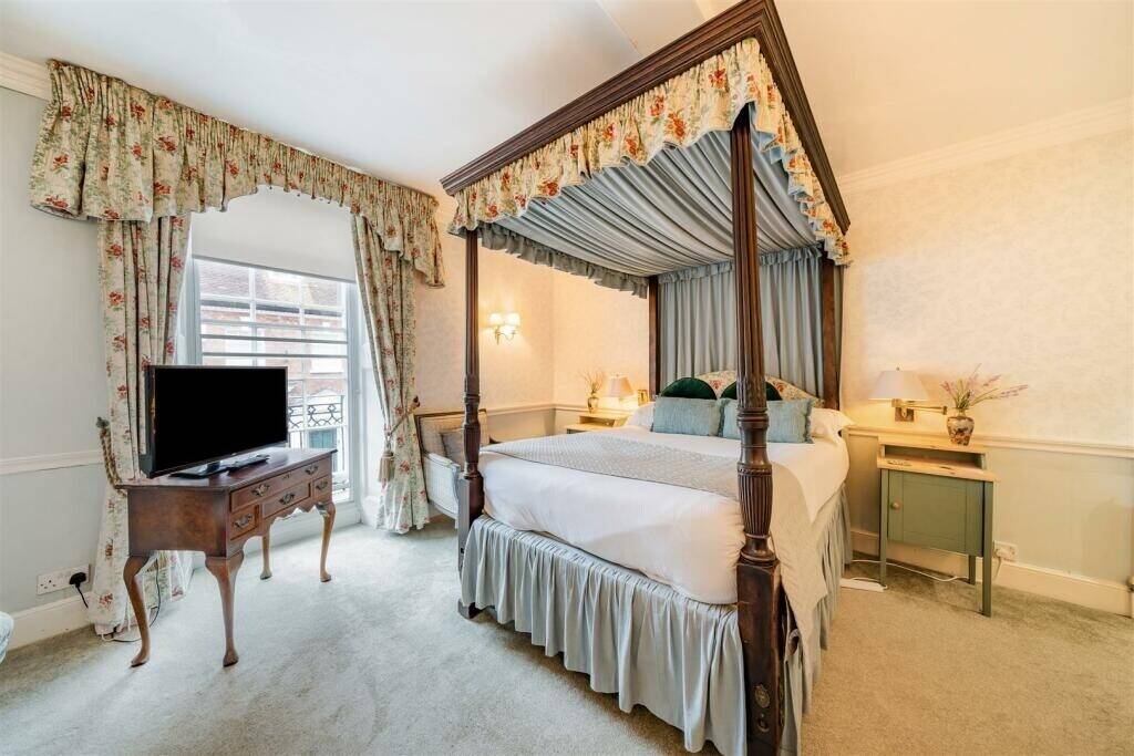 Handsome 18th Century High Quality Guest House in County Town of Dorchester Photo 11