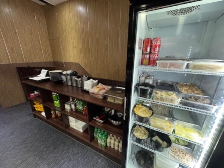 Leasehold Chinese Noodle Restaurant Located In Coventry