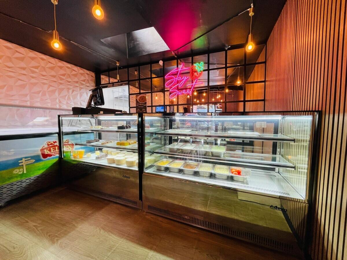 Dessert and Burger shop for sale In Walsall town centre by ASDA