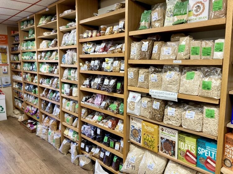 WHOLEFOOD/HEALTHFOOD STORE & THERAPY ROOMS Photo 11