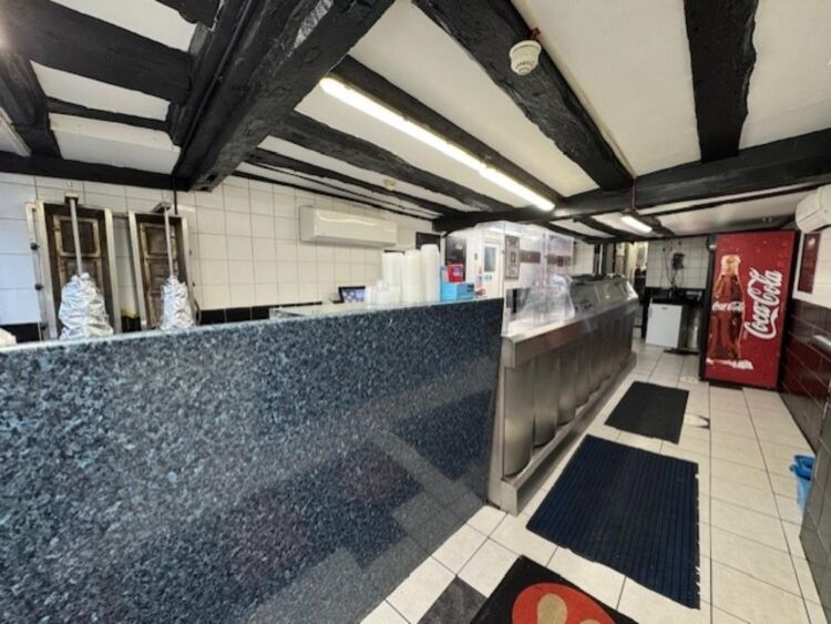 Freehold Fish & Chip Takeaway Located In Gloucestershire Photo 11