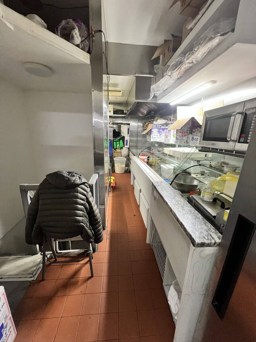 SUBLEASE of a Takeaway Business for Sale &ndash; Prime Location! Photo 11