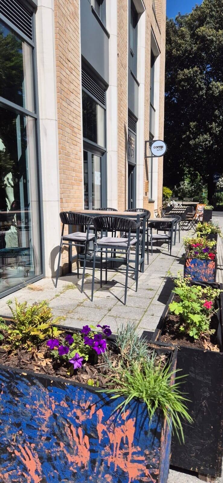 Restaurant& Caf&eacute; for sale Photo 11