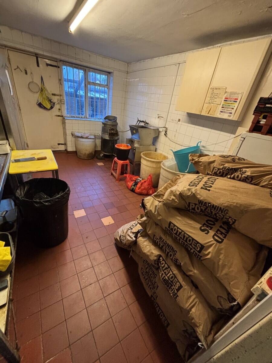 Chinese takeaway & Fish Chips Photo 6