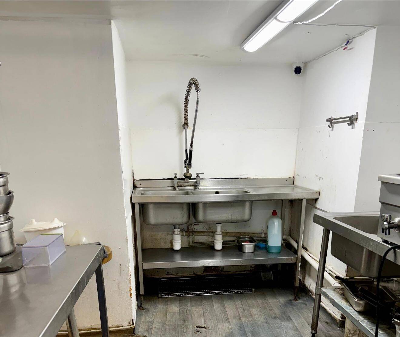 Distress Sale – Fully Equipped Takeaway – Reduced from £60,000 to £20,000 for Immediate Sale Photo 11