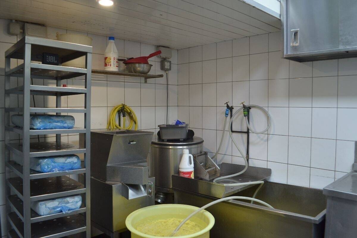 High-Turnover £12K P/W Fish & Chip Shop – Freehold/Leasehold Available Photo 11