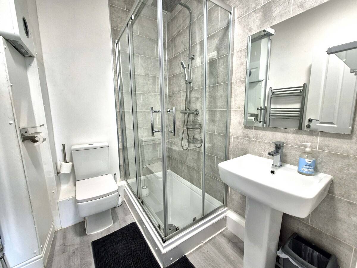 CONWY - FOUR BEAUTIFULLY APPOINTED HOLIDAY APARTMENTS ON THE EDGE OF SNOWDONIA NATIONAL PARK