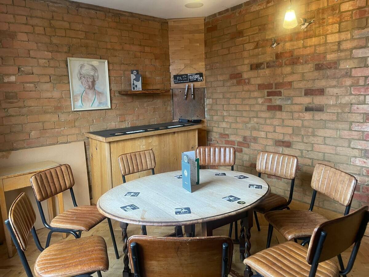 NORTHAMPTONSHIRE - THREE STOREY CHARACTER PUB AND RESTAURANT Photo 11