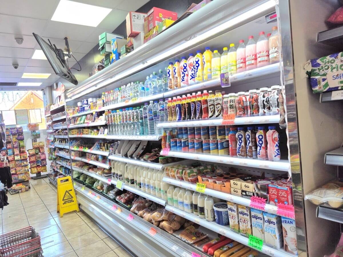 Profitable off licence with accommodation in Birmingham for sale Photo 11