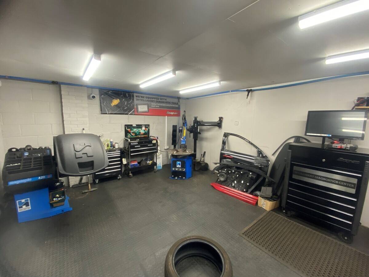 MECHANICS, WORKSHOP & RECOVERY BUSINESS WITH POTENTIAL MOT STATION - WITHAM, ESSEX Photo 11