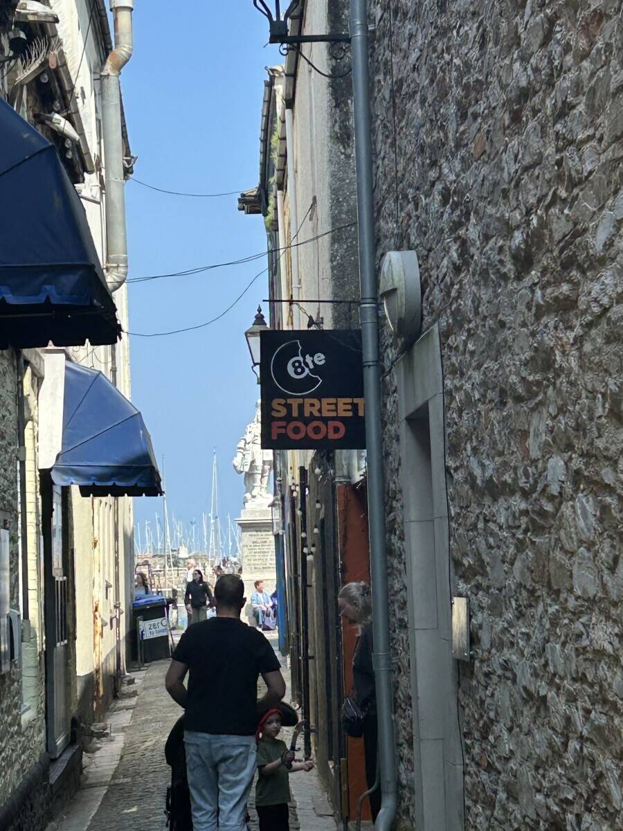 Small quirky street food and bar buisness in Brixham Photo 11