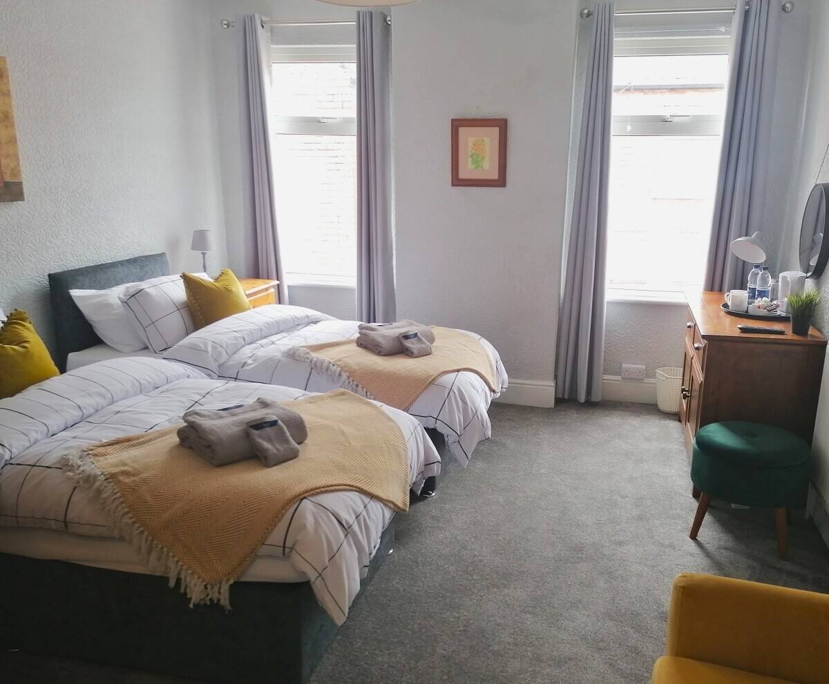 DERBYSHIRE - WET-LED RESIDENTIAL PUB WITH THREE LETTING BEDROOMS Photo 11