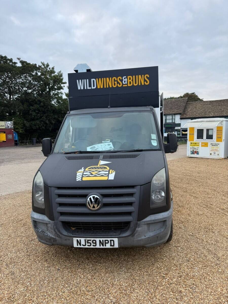 Wild Wings & Buns Fast Food Running Business Burgers & Wings