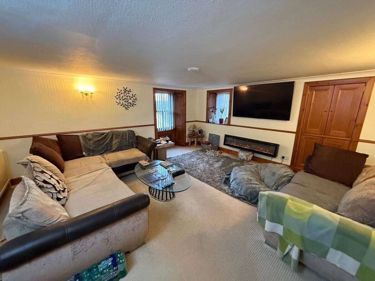 A Well-Presented Multi Income Stream Village Hotel  (ref 1793)
