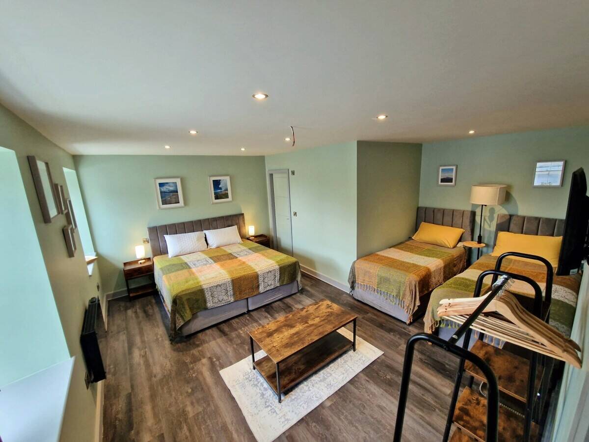 GWYNEDD - REFURBISHED PUBLIC HOUSE WITH EIGHT LETTING ROOMS Photo 11
