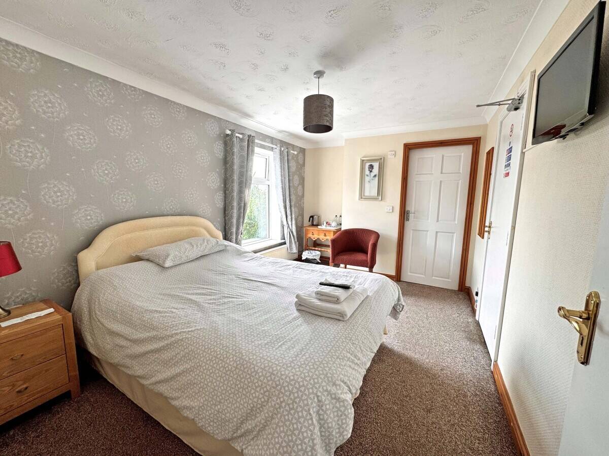 COUNTY DURHAM - VILLAGE GUEST HOUSE WITH RESTAURANT AND BAR Photo 11