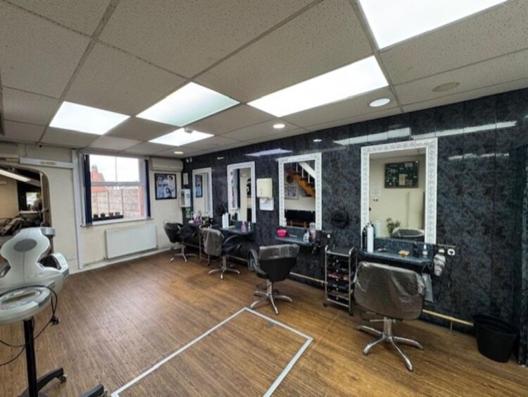 Leasehold Unisex Hair Salon Located In Kingswinford