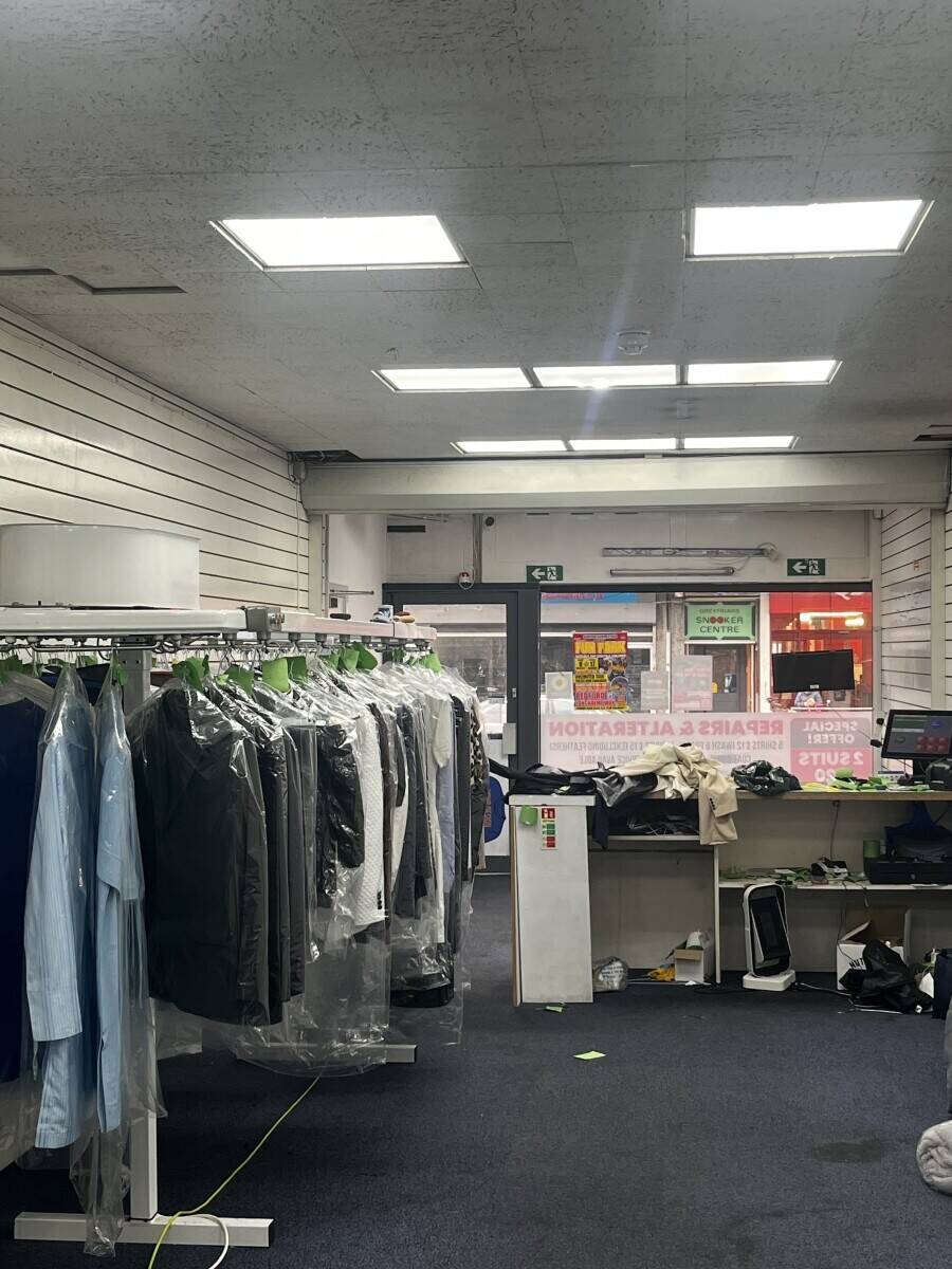 Dry cleaners & laundry in Bedford Town Centre  Photo 11