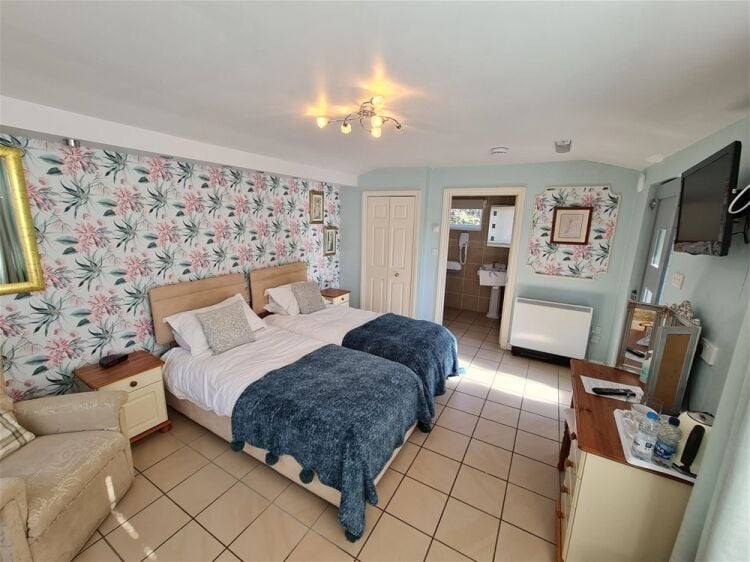 Country Hotel & Established Wedding Venue For Sale in Newton Abbot