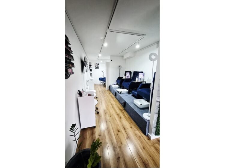 Beauty with Prestige – Elegant Jewellery Quarter Salon Photo 11