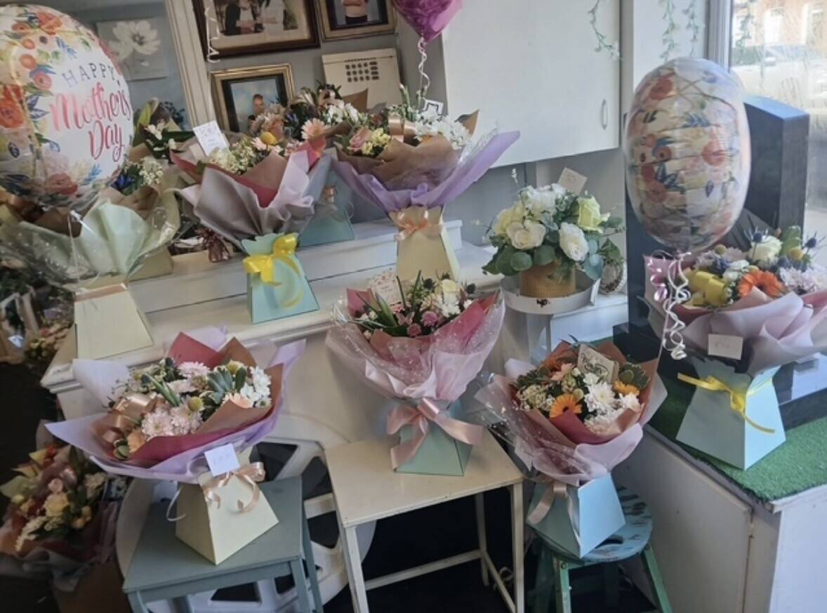 Leasehold Established Florist Flowers Cards Plants Gifts Business Westhoughton Bolton For Sale