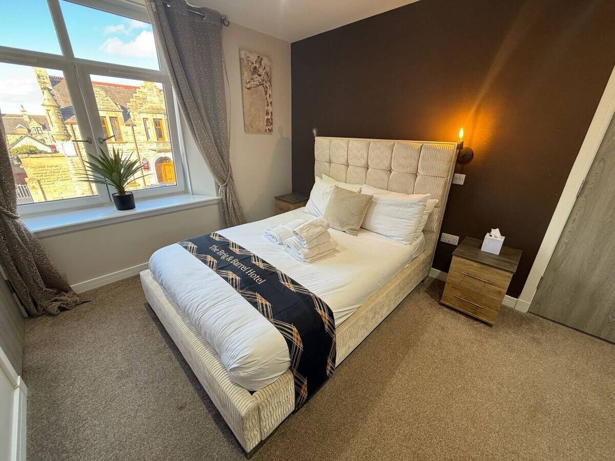An Impressive Multi-Income Hotel Offered in Immaculate Condition (ref 1807)