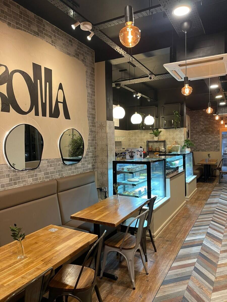 Luxurious Café/restaurant for sale/share
