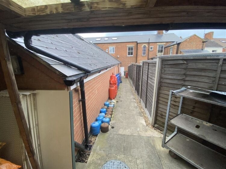 Retail For Sale in Kettering Photo 11
