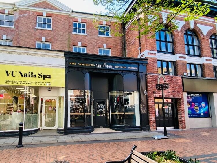 Leasehold Sandwich Bar Located In Retford Town Centre Photo 11