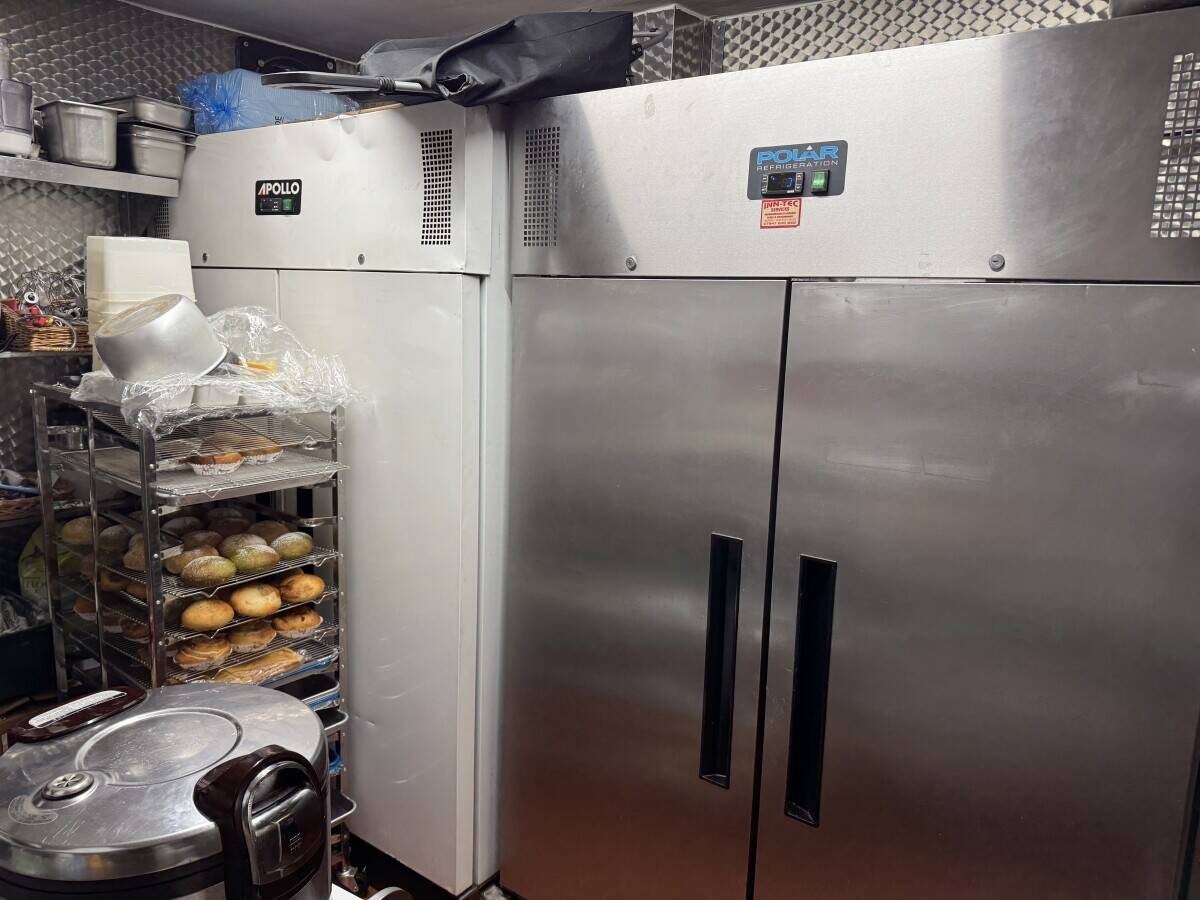 Modern Café Near University Area – Fully Equipped – Liverpool
