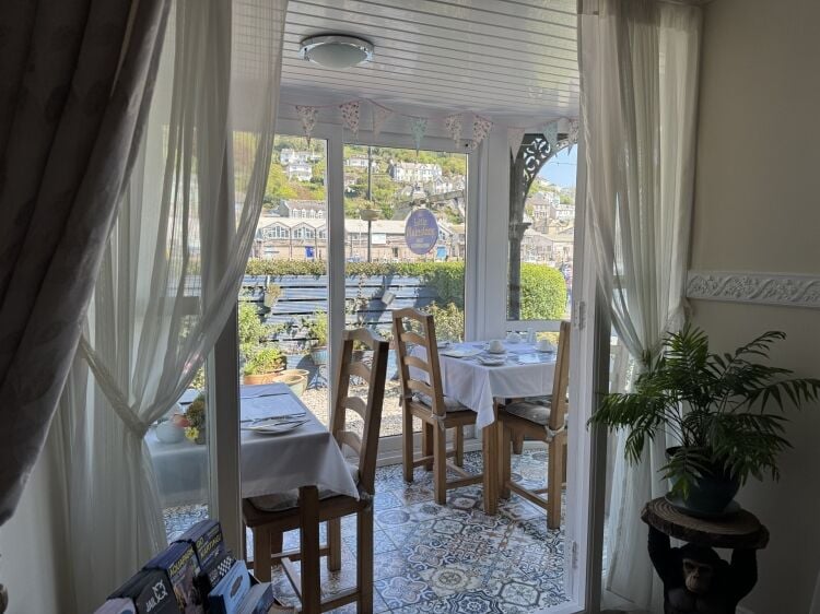 Freehold 5 Bedroom Guest House Located In Looe Photo 11
