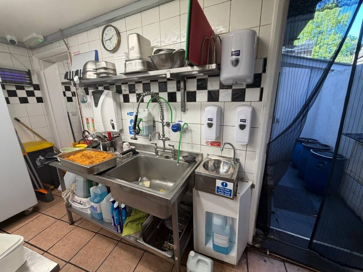 Fully Running Takeaway Business for Sale &ndash; 15 Brands Included registered Uber/Deliveroo/just eat