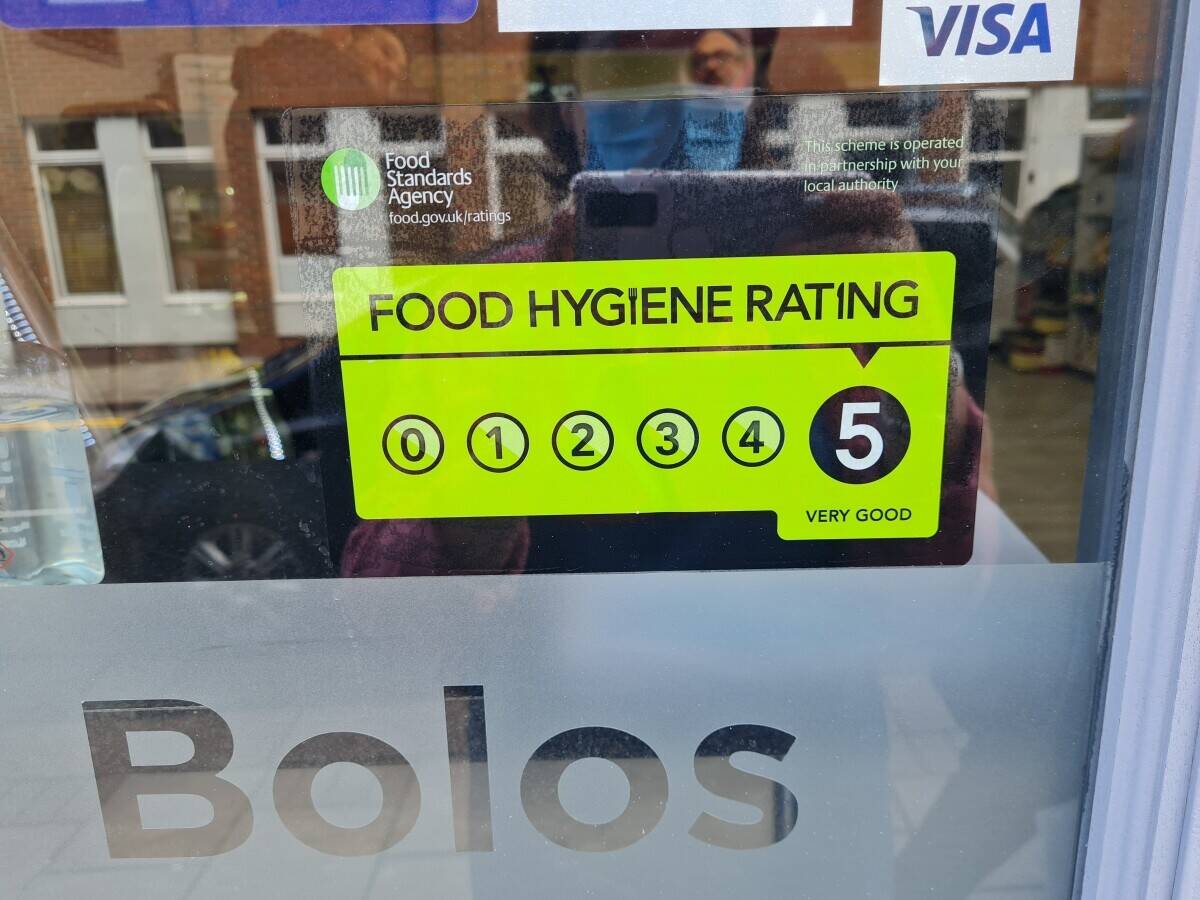 Portuguese coffee shop/deli/groceries for sale in Luton