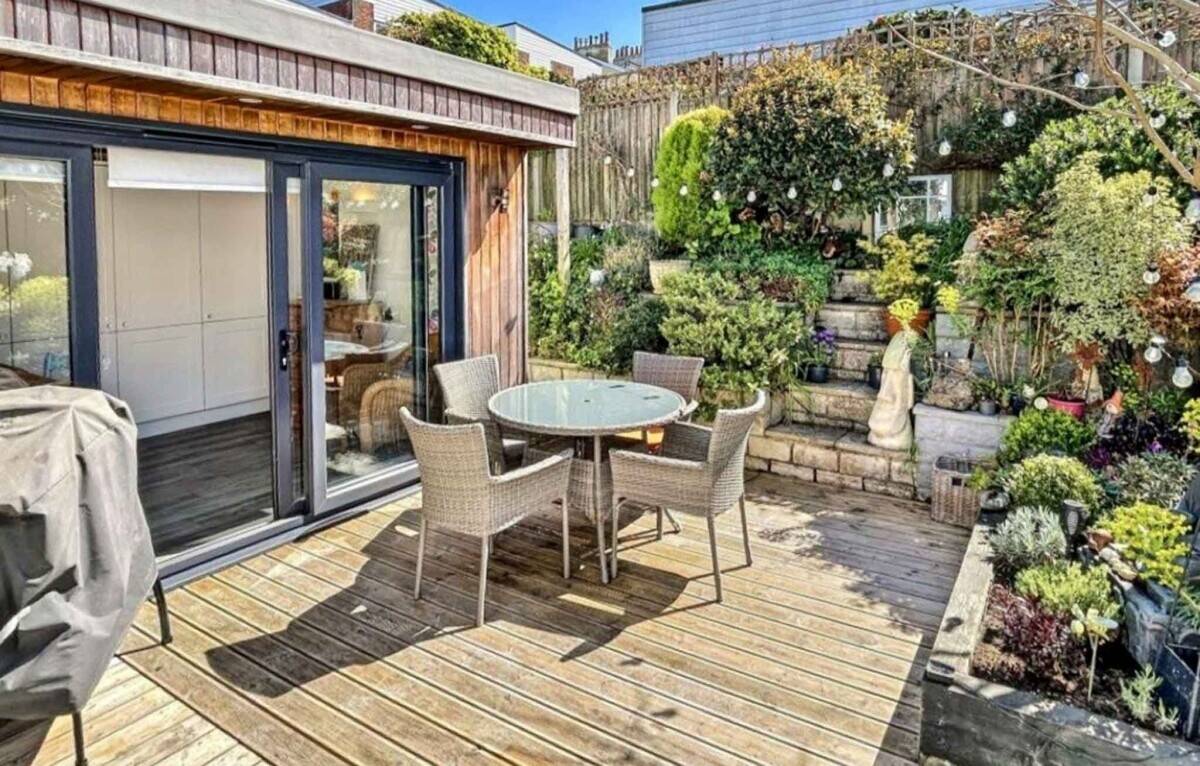 Immaculate Home with Income, Granny annex / letting unit or larger family home.