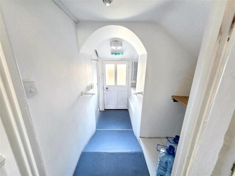 Auction Lot: Mixed-use Investment Property - Paignton Devon For Sale in Paignton Photo 11
