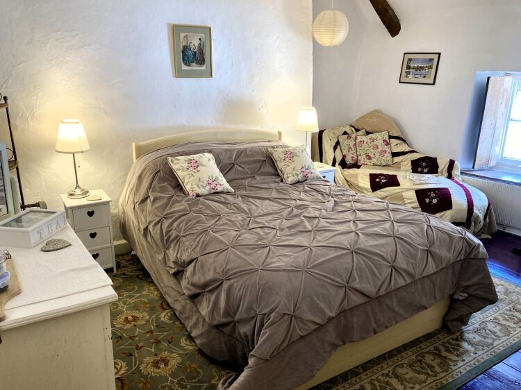 VERSATILE GUEST HOUSE offering WRITING RETREATS Photo 11