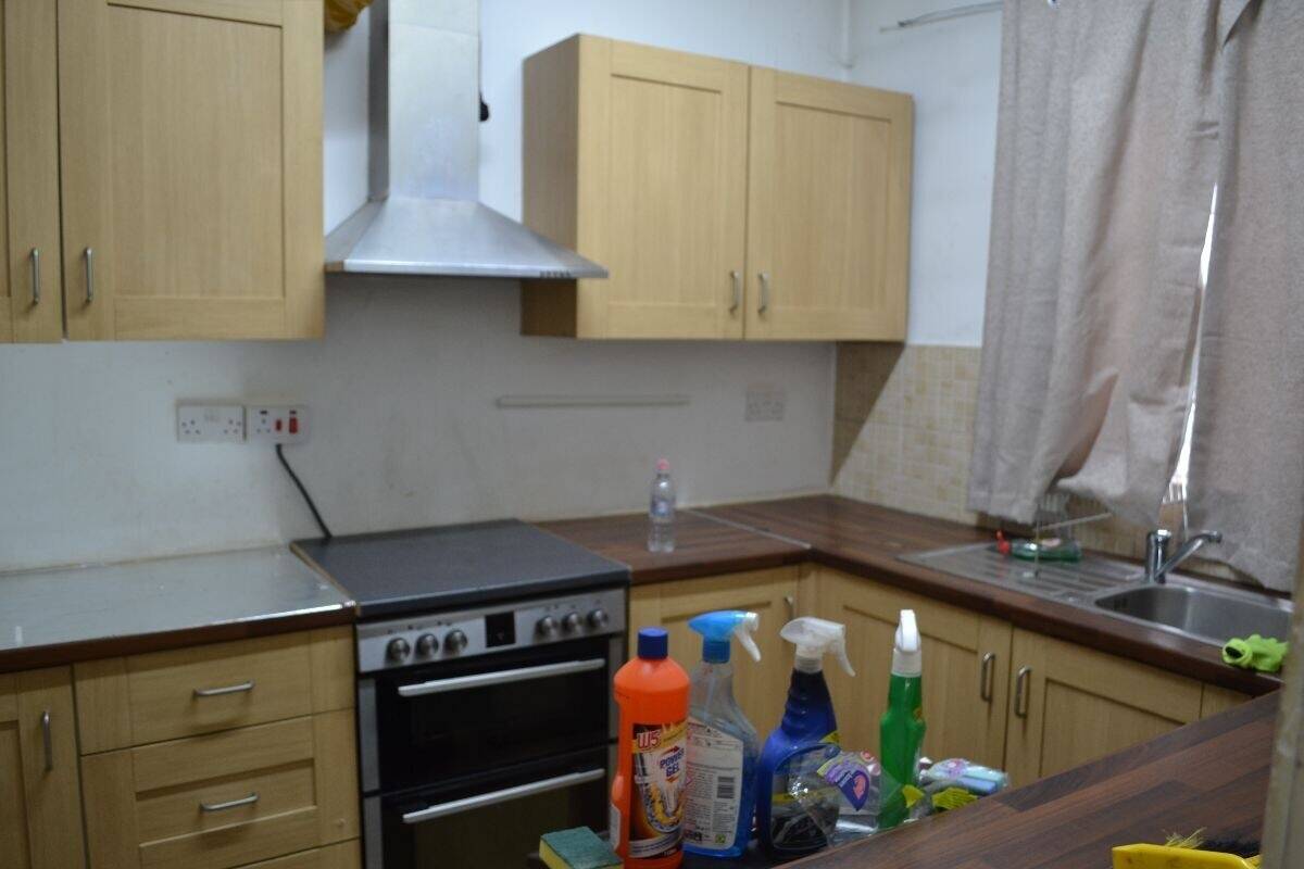 Closed Fish & Chip with Spacious 3-Bed Accommodation & Parking Photo 11