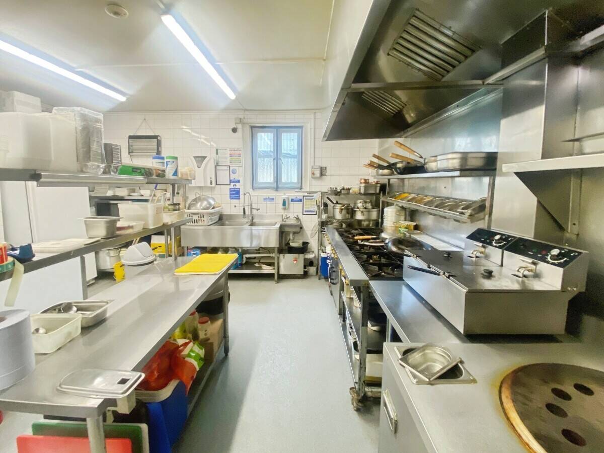 Fully Fitted Licensed Indian & Indo-Chinese Restaurant with 8-Year Lease – Reading Photo 11