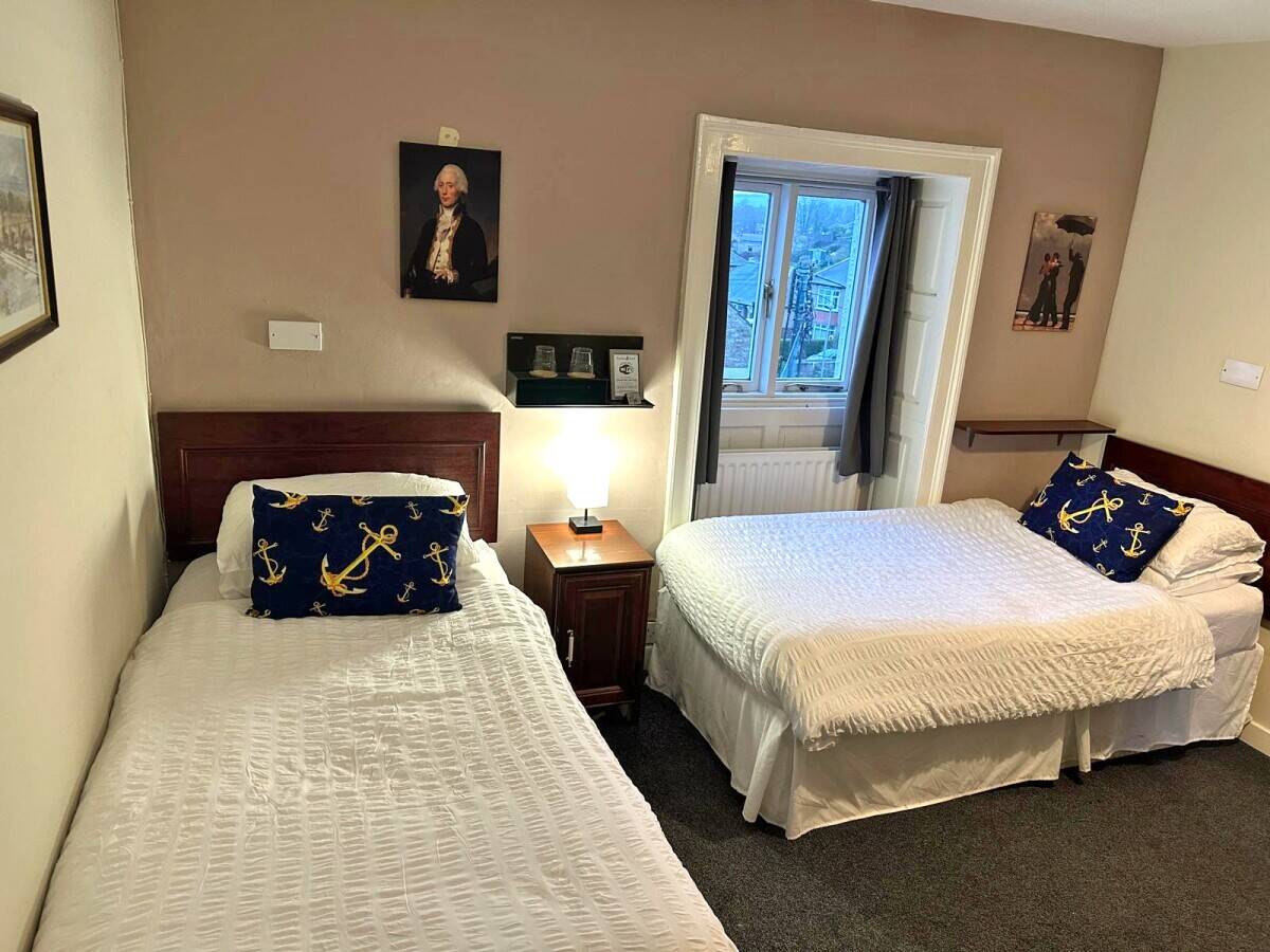 NORTHUMBERLAND - HISTORIC NINE BEDROOM HOTEL, BAR AND RESTAURANT IN SCENIC VILLAGE LOCATION Photo 11