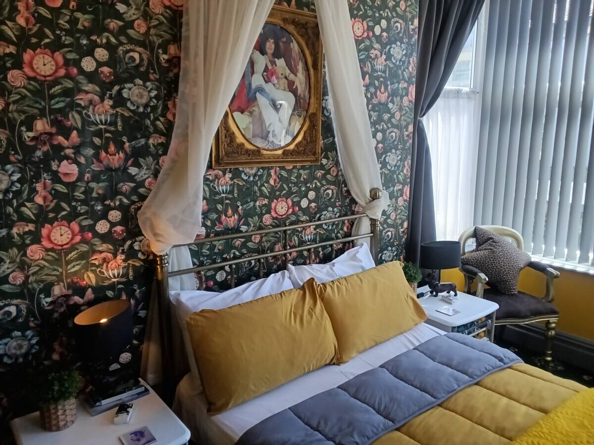 Freehold Licensed Themed Hotel Guest House Bed & Breakfast Blackpool Lancashire North West For Sale Photo 11