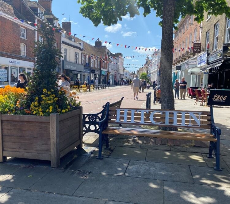 COMMERCIAL PREMISES TO LET IN THE HEART OF HITCHIN Photo 11
