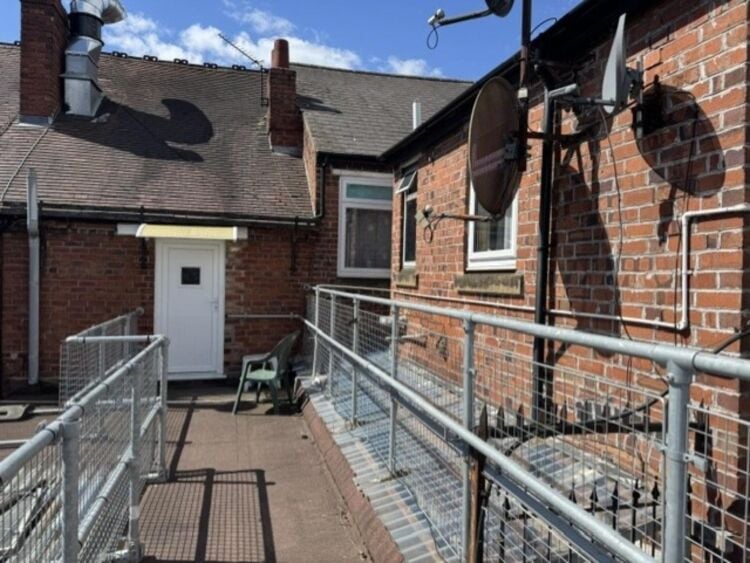 Leasehold Fish & Chip Takeaway Located In Quarry Bank, Brierley Hill Photo 11